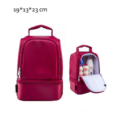 Le borse del pranzo dei bambini rossi/hanno isolato le borse del pranzo per gli strati di Doube dei bambini